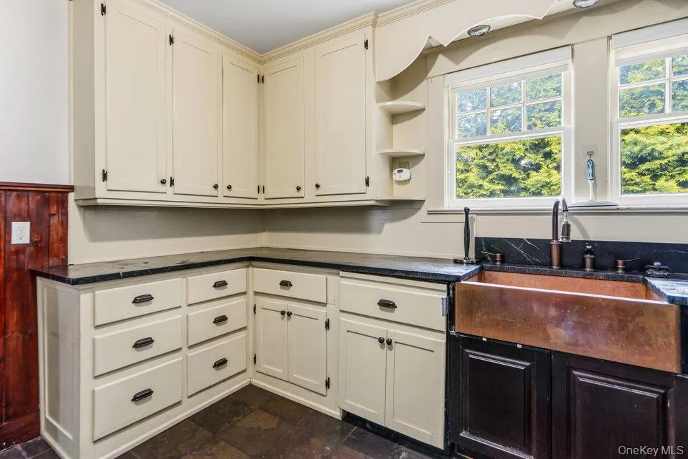18 Roosevelt Street, Babylon, NY, 3 Bedrooms Bedrooms, 5 Rooms Rooms,1 BathroomBathrooms,Residential Lease,For Rent,Roosevelt,0,1000572 18 Roosevelt Street, Babylon, NY, 3 Bedrooms Bedrooms, 5 Rooms Rooms,1 BathroomBathrooms,Residential Lease,For Rent,Roosevelt,0,1000572