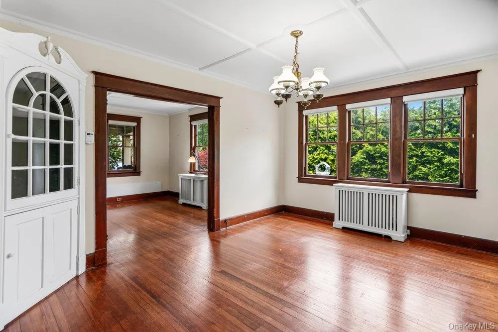 18 Roosevelt Street, Babylon, NY, 3 Bedrooms Bedrooms, 5 Rooms Rooms,1 BathroomBathrooms,Residential Lease,For Rent,Roosevelt,0,1000572 18 Roosevelt Street, Babylon, NY, 3 Bedrooms Bedrooms, 5 Rooms Rooms,1 BathroomBathrooms,Residential Lease,For Rent,Roosevelt,0,1000572