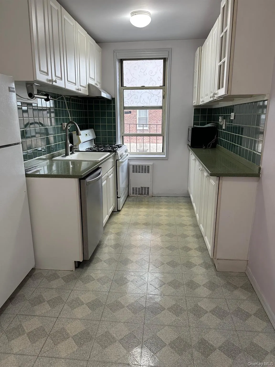 67-25 Dartmouth Street, New York, NY, 1 Bedroom Bedrooms, 3 Rooms Rooms,1 BathroomBathrooms,Residential Sale,For Rent,Dartmouth,0,1000581 67-25 Dartmouth Street, New York, NY, 1 Bedroom Bedrooms, 3 Rooms Rooms,1 BathroomBathrooms,Residential Sale,For Rent,Dartmouth,0,1000581