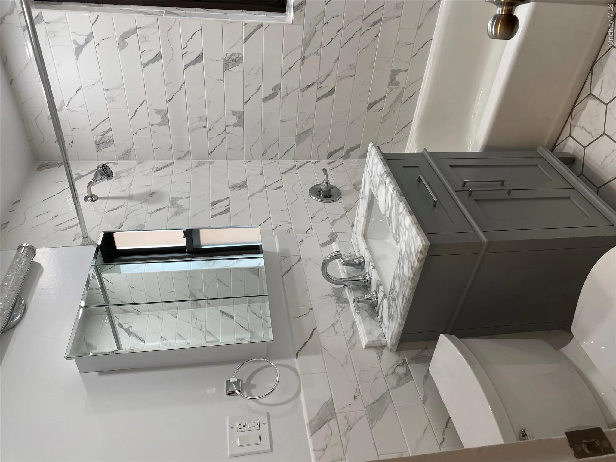 One Jefferson Avenue, Hempstead, NY, 2 Bedrooms Bedrooms, 4 Rooms Rooms,1 BathroomBathrooms,Residential Lease,For Rent,Jefferson,0,1000589 One Jefferson Avenue, Hempstead, NY, 2 Bedrooms Bedrooms, 4 Rooms Rooms,1 BathroomBathrooms,Residential Lease,For Rent,Jefferson,0,1000589