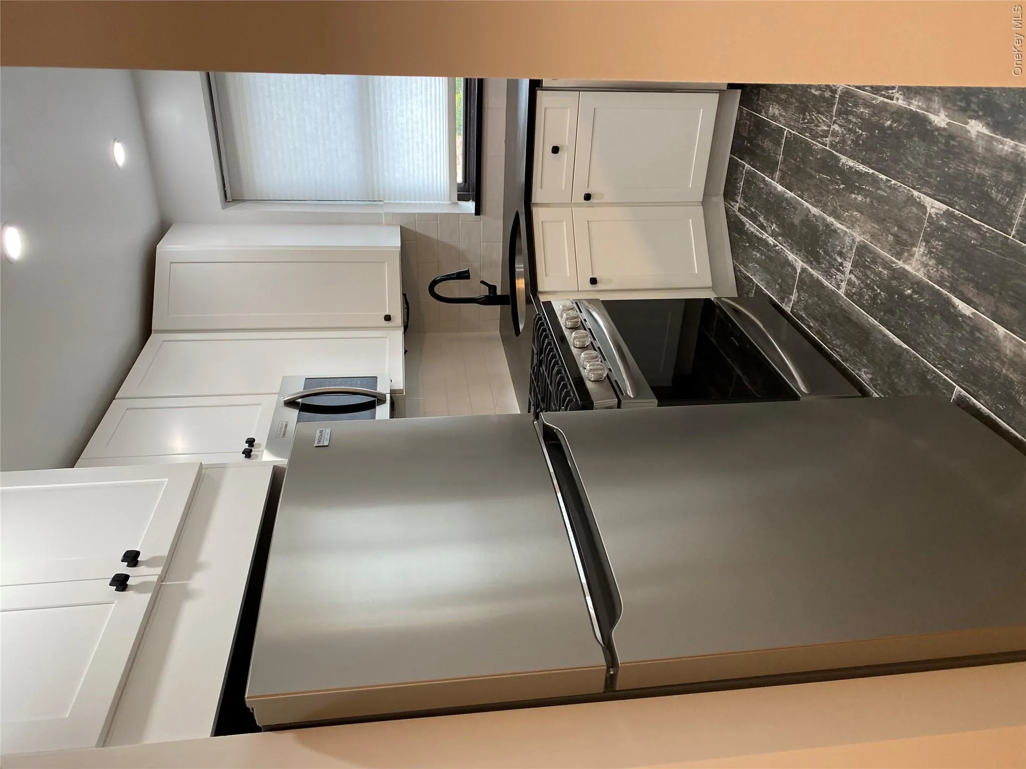 One Jefferson Avenue, Hempstead, NY, 2 Bedrooms Bedrooms, 4 Rooms Rooms,1 BathroomBathrooms,Residential Lease,For Rent,Jefferson,0,1000589 One Jefferson Avenue, Hempstead, NY, 2 Bedrooms Bedrooms, 4 Rooms Rooms,1 BathroomBathrooms,Residential Lease,For Rent,Jefferson,0,1000589