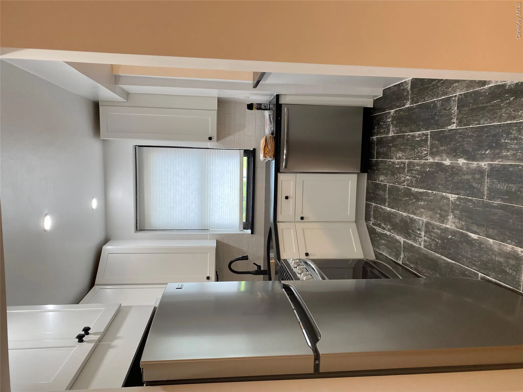 One Jefferson Avenue, Hempstead, NY, 2 Bedrooms Bedrooms, 4 Rooms Rooms,1 BathroomBathrooms,Residential Lease,For Rent,Jefferson,0,1000589 One Jefferson Avenue, Hempstead, NY, 2 Bedrooms Bedrooms, 4 Rooms Rooms,1 BathroomBathrooms,Residential Lease,For Rent,Jefferson,0,1000589