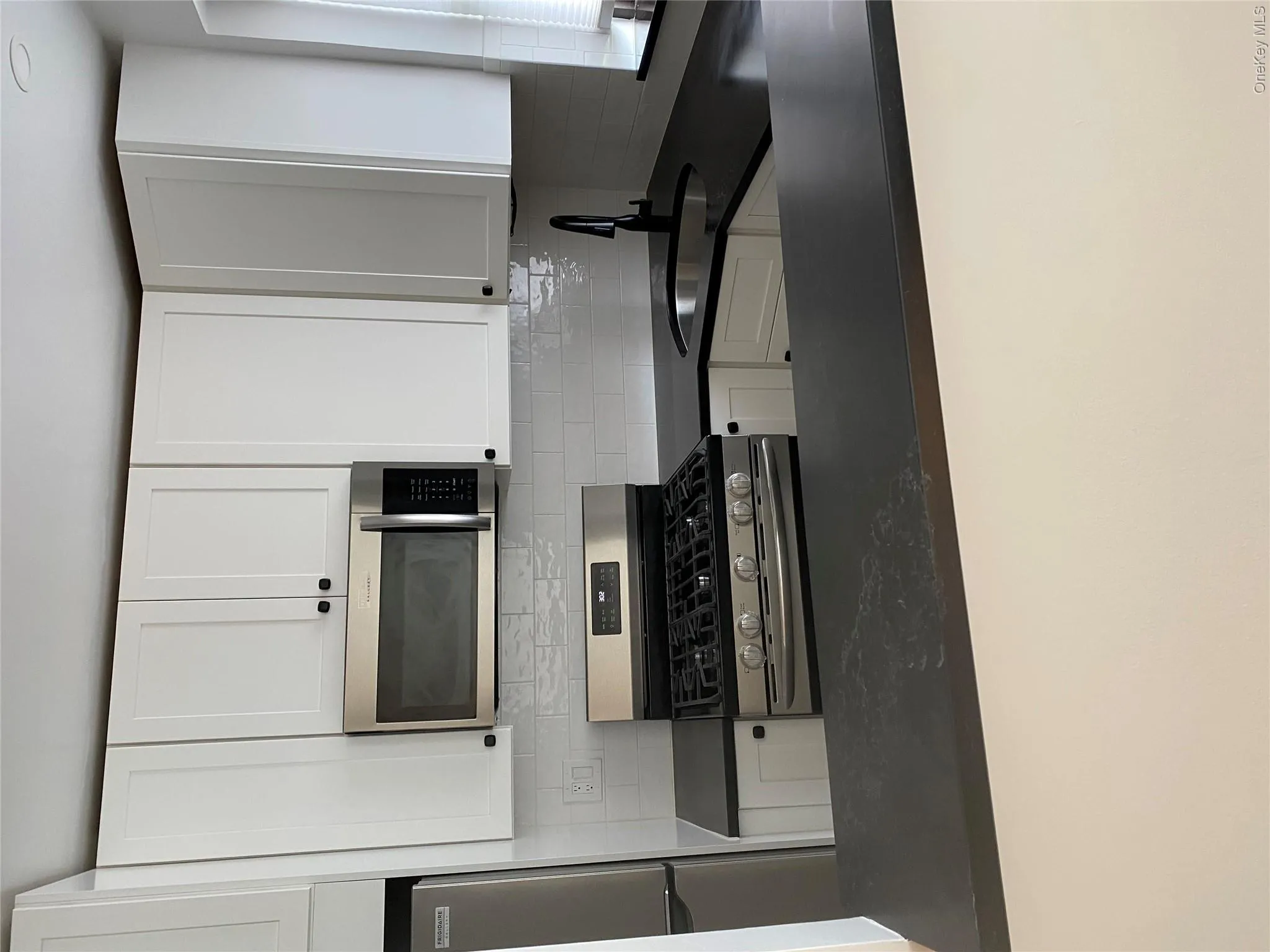 One Jefferson Avenue, Hempstead, NY, 2 Bedrooms Bedrooms, 4 Rooms Rooms,1 BathroomBathrooms,Residential Lease,For Rent,Jefferson,0,1000589 One Jefferson Avenue, Hempstead, NY, 2 Bedrooms Bedrooms, 4 Rooms Rooms,1 BathroomBathrooms,Residential Lease,For Rent,Jefferson,0,1000589