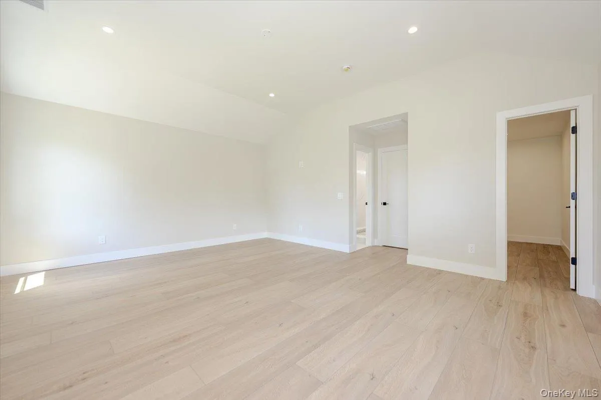 1064 Barbara Court, Hempstead, NY, 4 Bedrooms Bedrooms, 9 Rooms Rooms,3 BathroomsBathrooms,Residential,For Rent,Barbara,0,1000595 1064 Barbara Court, Hempstead, NY, 4 Bedrooms Bedrooms, 9 Rooms Rooms,3 BathroomsBathrooms,Residential,For Rent,Barbara,0,1000595