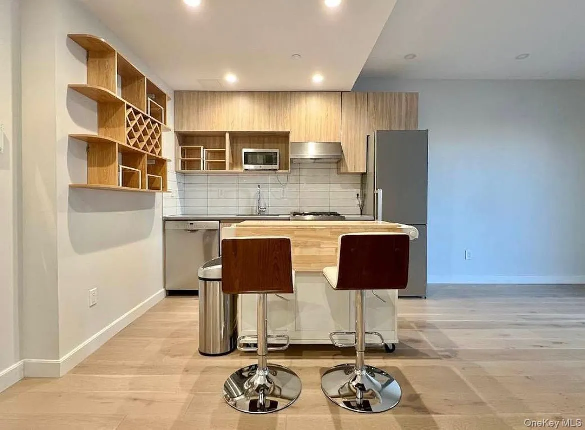 1433 31st Avenue, New York, NY, 1 Bedroom Bedrooms, 4 Rooms Rooms,1 BathroomBathrooms,Residential Lease,For Rent,31st,0,1000600 1433 31st Avenue, New York, NY, 1 Bedroom Bedrooms, 4 Rooms Rooms,1 BathroomBathrooms,Residential Lease,For Rent,31st,0,1000600