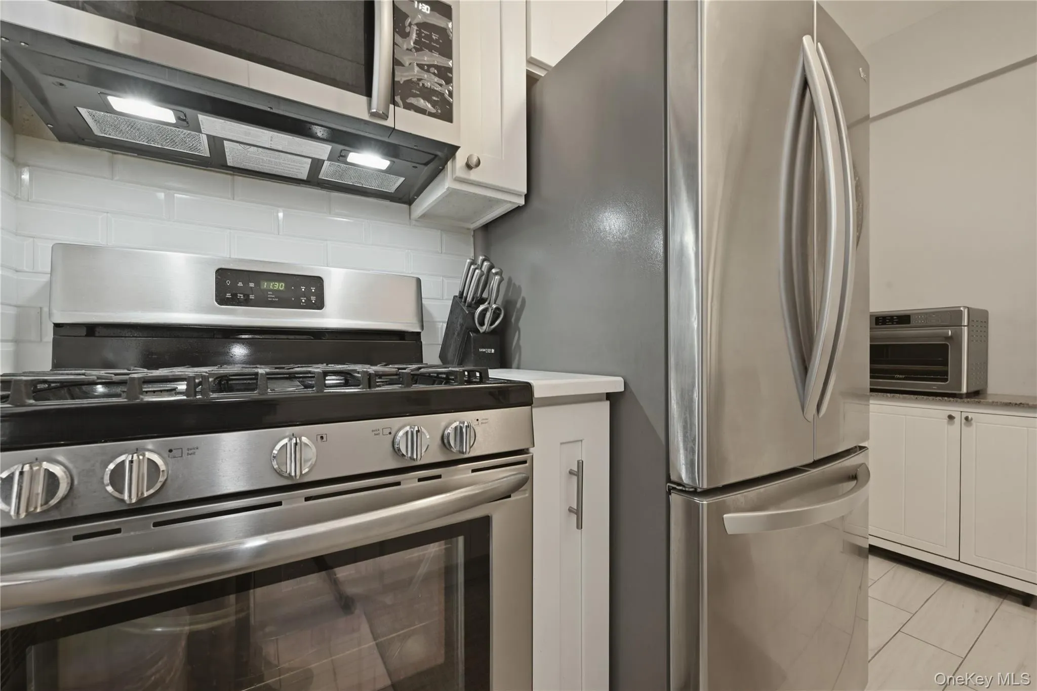 226-26 Union Turnpike, New York, NY, 1 Bedroom Bedrooms, 4 Rooms Rooms,1 BathroomBathrooms,Residential,For Rent,Union,0,1000603 226-26 Union Turnpike, New York, NY, 1 Bedroom Bedrooms, 4 Rooms Rooms,1 BathroomBathrooms,Residential,For Rent,Union,0,1000603