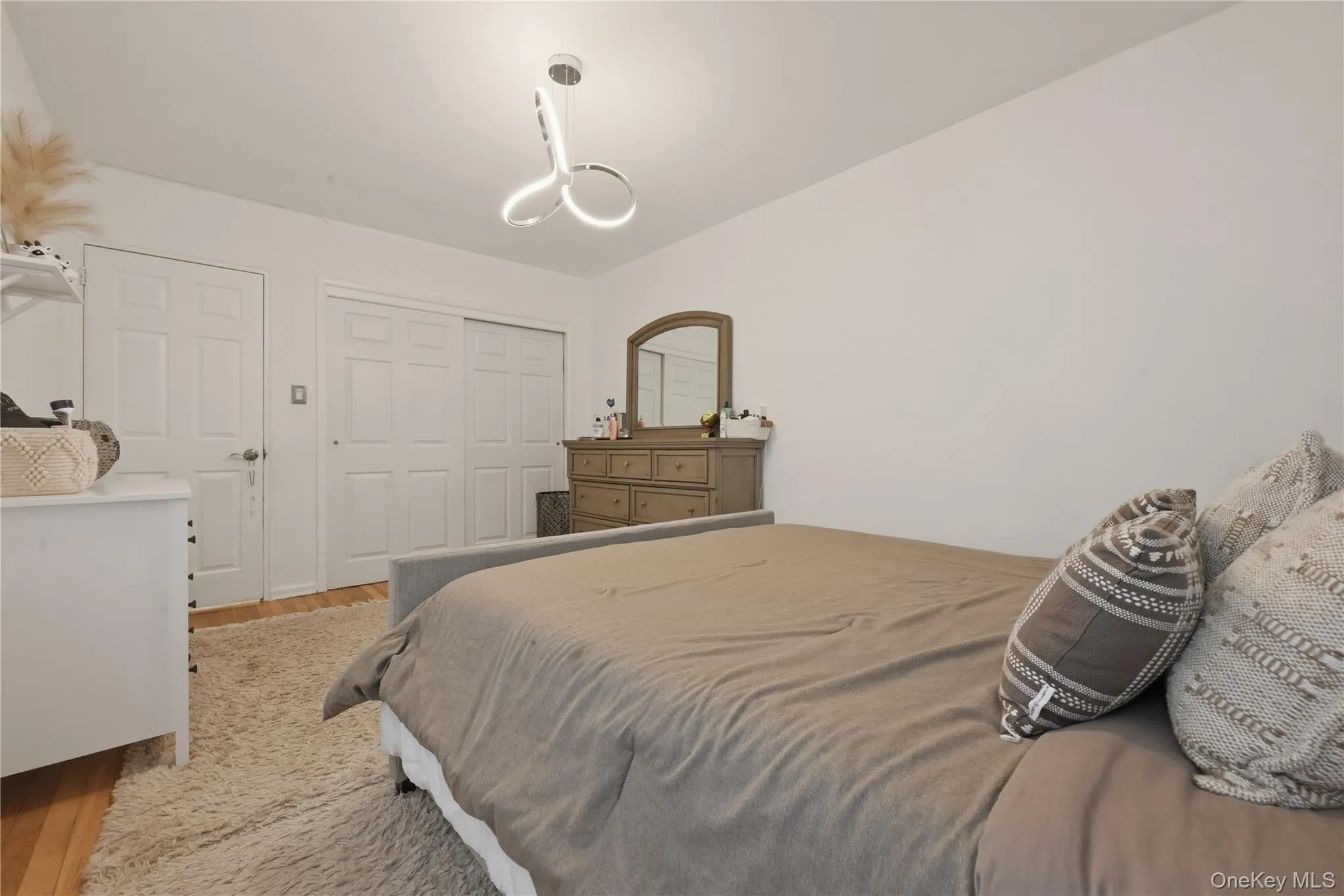 226-26 Union Turnpike, New York, NY, 1 Bedroom Bedrooms, 4 Rooms Rooms,1 BathroomBathrooms,Residential,For Rent,Union,0,1000603 226-26 Union Turnpike, New York, NY, 1 Bedroom Bedrooms, 4 Rooms Rooms,1 BathroomBathrooms,Residential,For Rent,Union,0,1000603