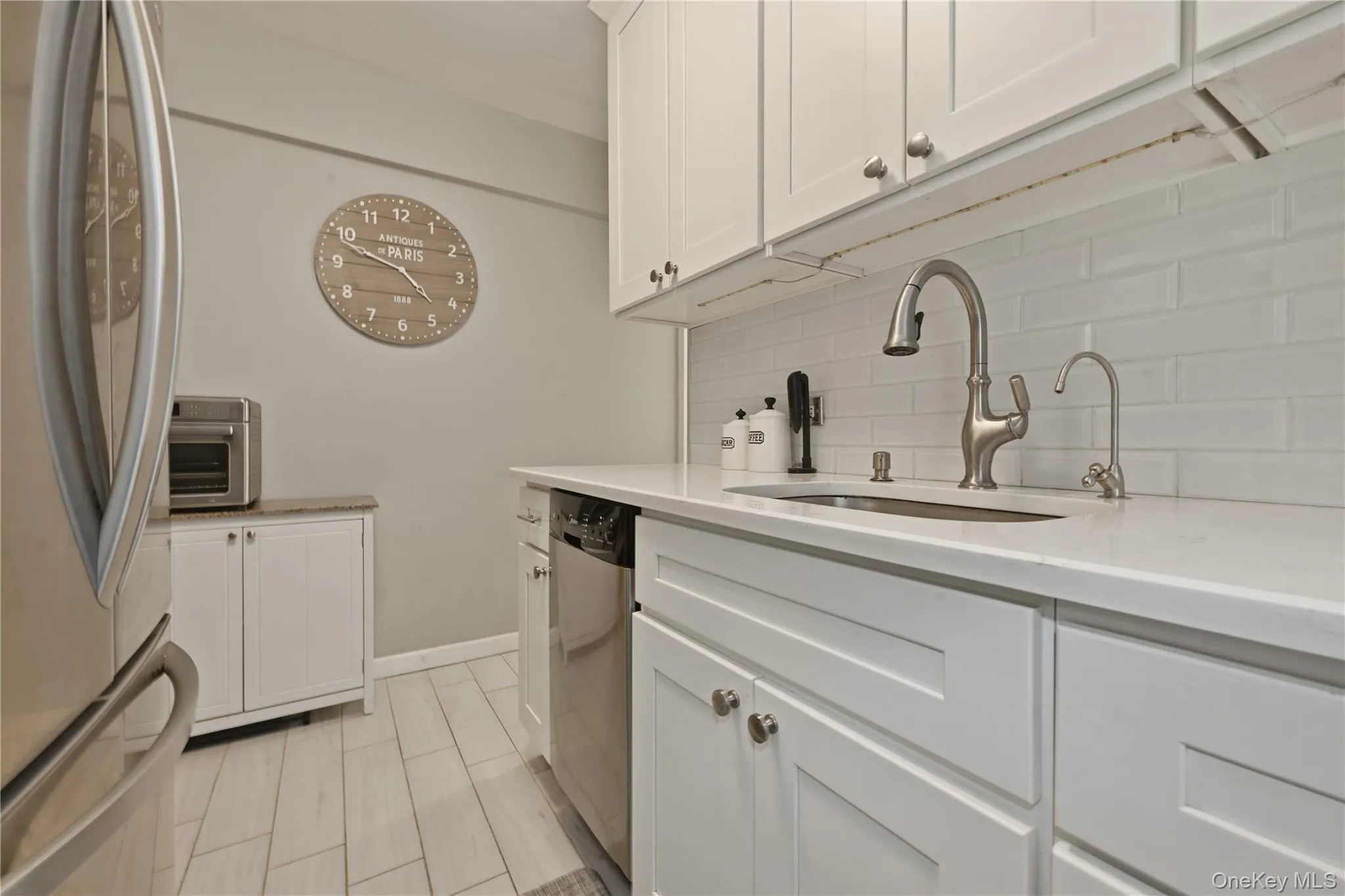 226-26 Union Turnpike, New York, NY, 1 Bedroom Bedrooms, 4 Rooms Rooms,1 BathroomBathrooms,Residential,For Rent,Union,0,1000603 226-26 Union Turnpike, New York, NY, 1 Bedroom Bedrooms, 4 Rooms Rooms,1 BathroomBathrooms,Residential,For Rent,Union,0,1000603