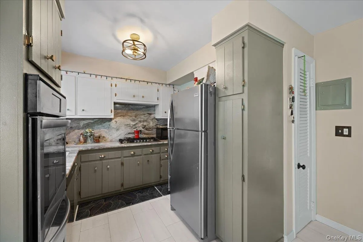 20 Bon Aire Circle, Ramapo, NY, 2 Bedrooms Bedrooms, 4 Rooms Rooms,1 BathroomBathrooms,Residential,For Rent,Bon Aire,0,1000606 20 Bon Aire Circle, Ramapo, NY, 2 Bedrooms Bedrooms, 4 Rooms Rooms,1 BathroomBathrooms,Residential,For Rent,Bon Aire,0,1000606