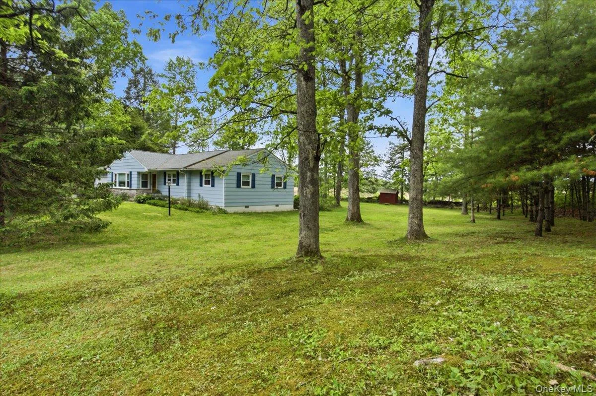 41 Greentree Drive, Hyde Park, NY, 3 Bedrooms Bedrooms, 6 Rooms Rooms,2 BathroomsBathrooms,Residential,For Rent,Greentree,0,1000607 41 Greentree Drive, Hyde Park, NY, 3 Bedrooms Bedrooms, 6 Rooms Rooms,2 BathroomsBathrooms,Residential,For Rent,Greentree,0,1000607