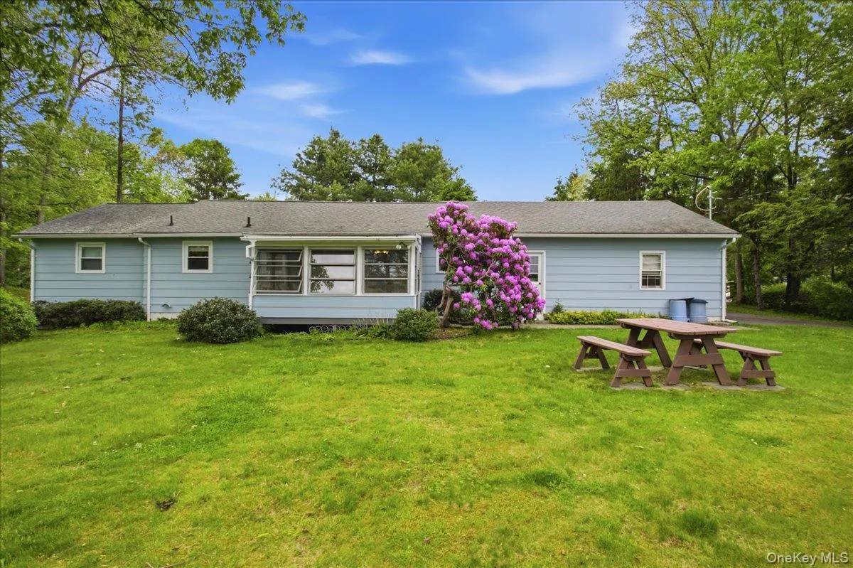 41 Greentree Drive, Hyde Park, NY, 3 Bedrooms Bedrooms, 6 Rooms Rooms,2 BathroomsBathrooms,Residential,For Rent,Greentree,0,1000607 41 Greentree Drive, Hyde Park, NY, 3 Bedrooms Bedrooms, 6 Rooms Rooms,2 BathroomsBathrooms,Residential,For Rent,Greentree,0,1000607