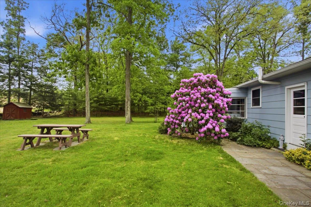41 Greentree Drive, Hyde Park, NY, 3 Bedrooms Bedrooms, 6 Rooms Rooms,2 BathroomsBathrooms,Residential,For Rent,Greentree,0,1000607 41 Greentree Drive, Hyde Park, NY, 3 Bedrooms Bedrooms, 6 Rooms Rooms,2 BathroomsBathrooms,Residential,For Rent,Greentree,0,1000607