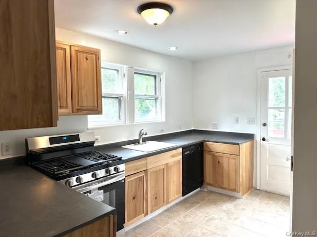 100 Innis Avenue, Poughkeepsie, NY, 3 Bedrooms Bedrooms, 10 Rooms Rooms,2 BathroomsBathrooms,Residential,For Rent,Innis,0,1000609 100 Innis Avenue, Poughkeepsie, NY, 3 Bedrooms Bedrooms, 10 Rooms Rooms,2 BathroomsBathrooms,Residential,For Rent,Innis,0,1000609