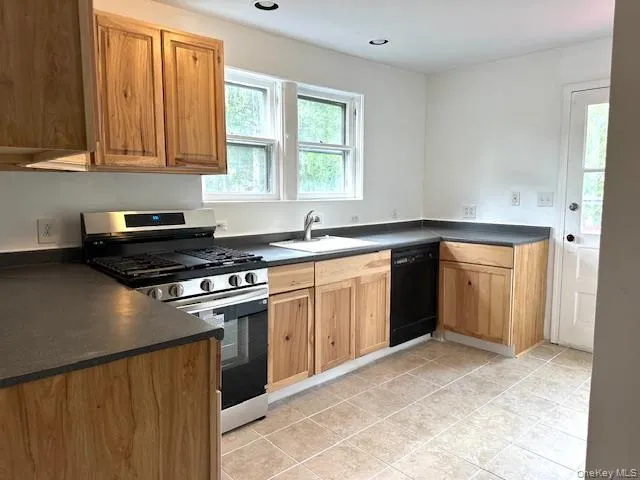100 Innis Avenue, Poughkeepsie, NY, 3 Bedrooms Bedrooms, 10 Rooms Rooms,2 BathroomsBathrooms,Residential,For Rent,Innis,0,1000609 100 Innis Avenue, Poughkeepsie, NY, 3 Bedrooms Bedrooms, 10 Rooms Rooms,2 BathroomsBathrooms,Residential,For Rent,Innis,0,1000609