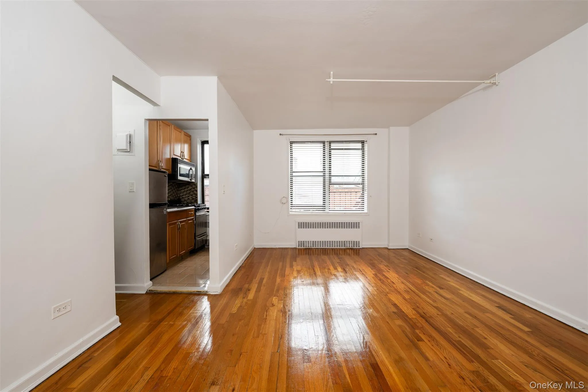 103-25 68th Avenue, New York, NY, 4 Rooms Rooms,1 BathroomBathrooms,Residential,For Rent,68th,0,1000616 103-25 68th Avenue, New York, NY, 4 Rooms Rooms,1 BathroomBathrooms,Residential,For Rent,68th,0,1000616