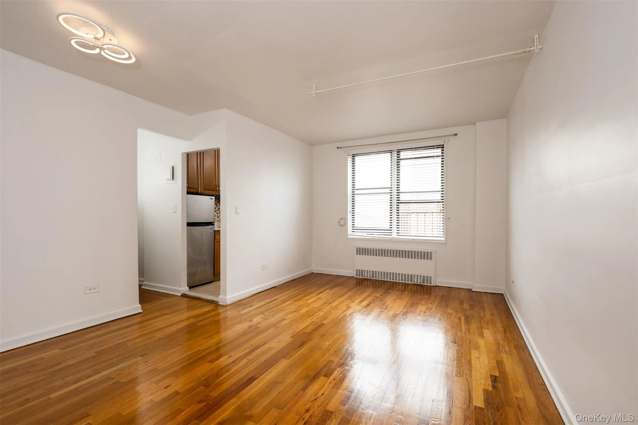 103-25 68th Avenue, New York, NY, 4 Rooms Rooms,1 BathroomBathrooms,Residential,For Rent,68th,0,1000616 103-25 68th Avenue, New York, NY, 4 Rooms Rooms,1 BathroomBathrooms,Residential,For Rent,68th,0,1000616