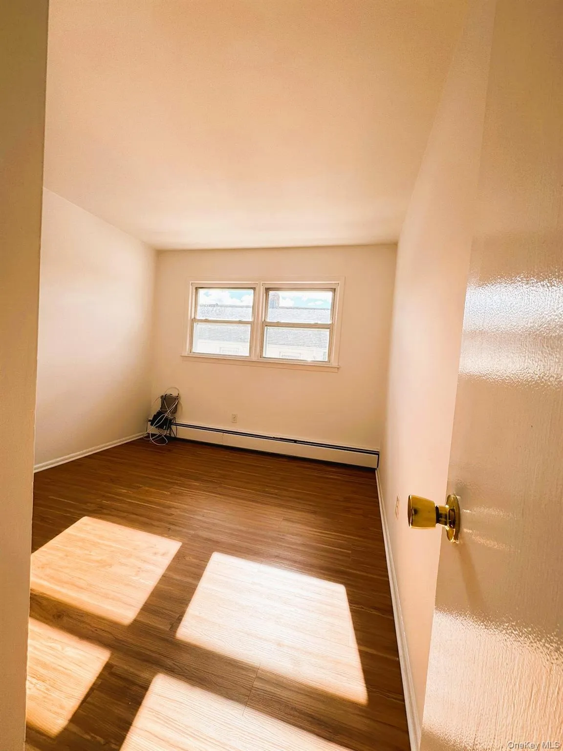 131 Roslyn Road, North Hempstead, NY, 3 Bedrooms Bedrooms, 6 Rooms Rooms,2 BathroomsBathrooms,Residential Lease,For Rent,Roslyn,0,1000619 131 Roslyn Road, North Hempstead, NY, 3 Bedrooms Bedrooms, 6 Rooms Rooms,2 BathroomsBathrooms,Residential Lease,For Rent,Roslyn,0,1000619