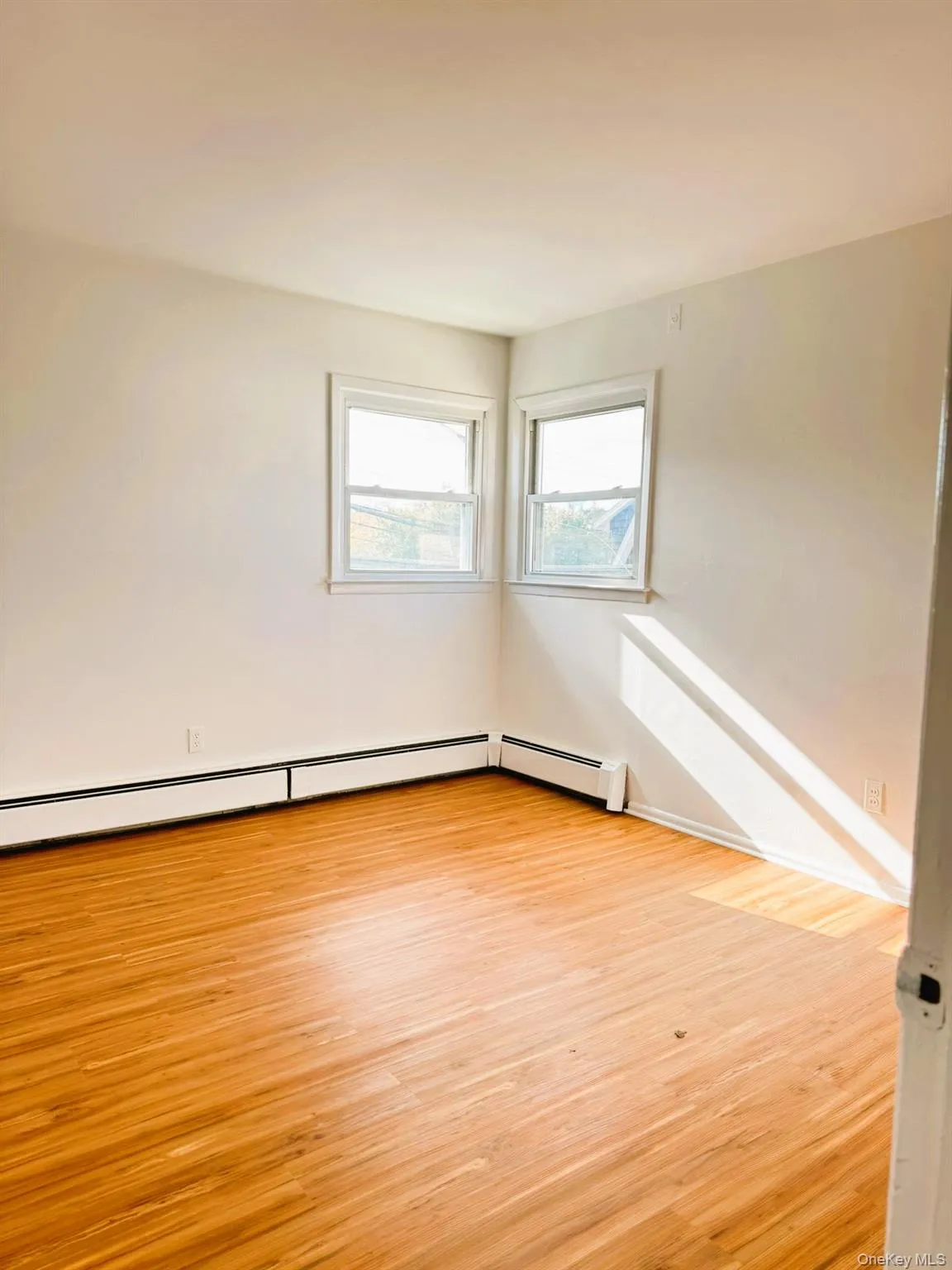 131 Roslyn Road, North Hempstead, NY, 3 Bedrooms Bedrooms, 6 Rooms Rooms,2 BathroomsBathrooms,Residential Lease,For Rent,Roslyn,0,1000619 131 Roslyn Road, North Hempstead, NY, 3 Bedrooms Bedrooms, 6 Rooms Rooms,2 BathroomsBathrooms,Residential Lease,For Rent,Roslyn,0,1000619