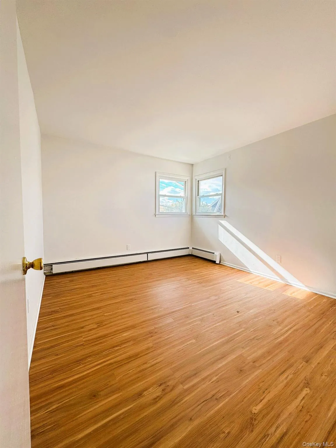 131 Roslyn Road, North Hempstead, NY, 3 Bedrooms Bedrooms, 6 Rooms Rooms,2 BathroomsBathrooms,Residential Lease,For Rent,Roslyn,0,1000619 131 Roslyn Road, North Hempstead, NY, 3 Bedrooms Bedrooms, 6 Rooms Rooms,2 BathroomsBathrooms,Residential Lease,For Rent,Roslyn,0,1000619
