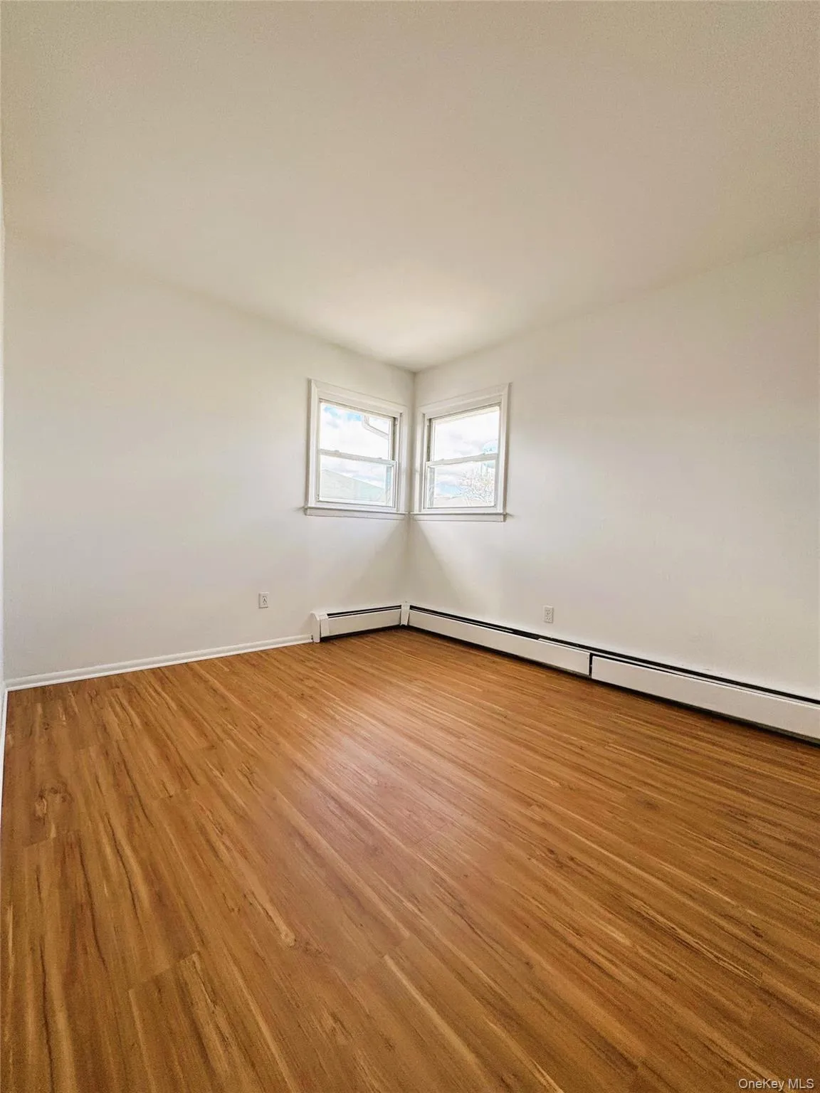 131 Roslyn Road, North Hempstead, NY, 3 Bedrooms Bedrooms, 6 Rooms Rooms,2 BathroomsBathrooms,Residential Lease,For Rent,Roslyn,0,1000619 131 Roslyn Road, North Hempstead, NY, 3 Bedrooms Bedrooms, 6 Rooms Rooms,2 BathroomsBathrooms,Residential Lease,For Rent,Roslyn,0,1000619