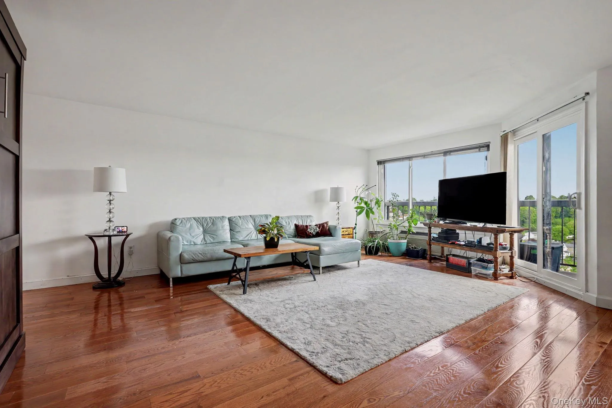 Sliding glass door to private balcony! Sliding glass door to private balcony!