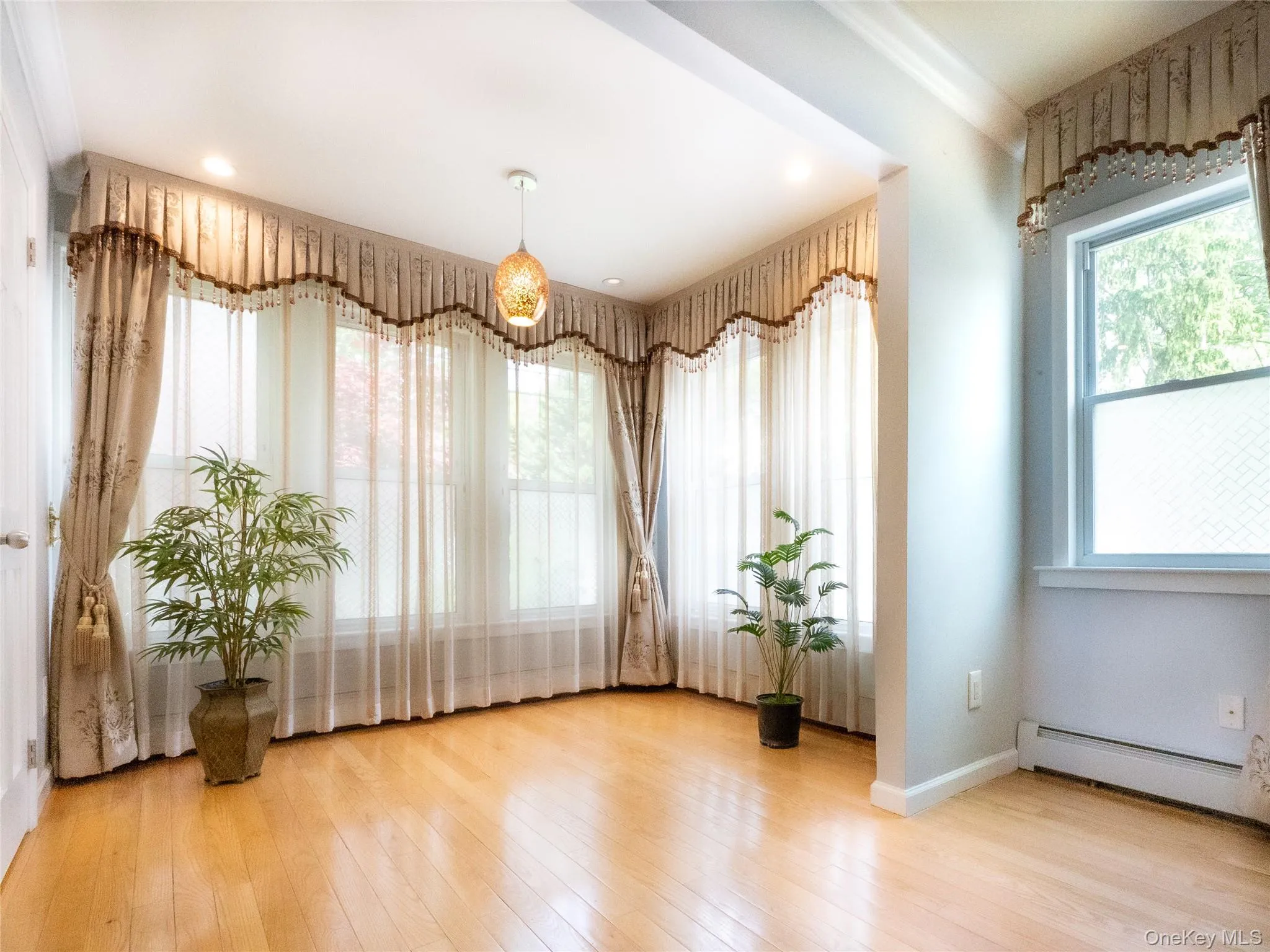 45-32 Westminster Road, North Hempstead, NY, 4 Bedrooms Bedrooms, 9 Rooms Rooms,2 BathroomsBathrooms,Residential Lease,For Rent,Westminster,0,1000630 45-32 Westminster Road, North Hempstead, NY, 4 Bedrooms Bedrooms, 9 Rooms Rooms,2 BathroomsBathrooms,Residential Lease,For Rent,Westminster,0,1000630
