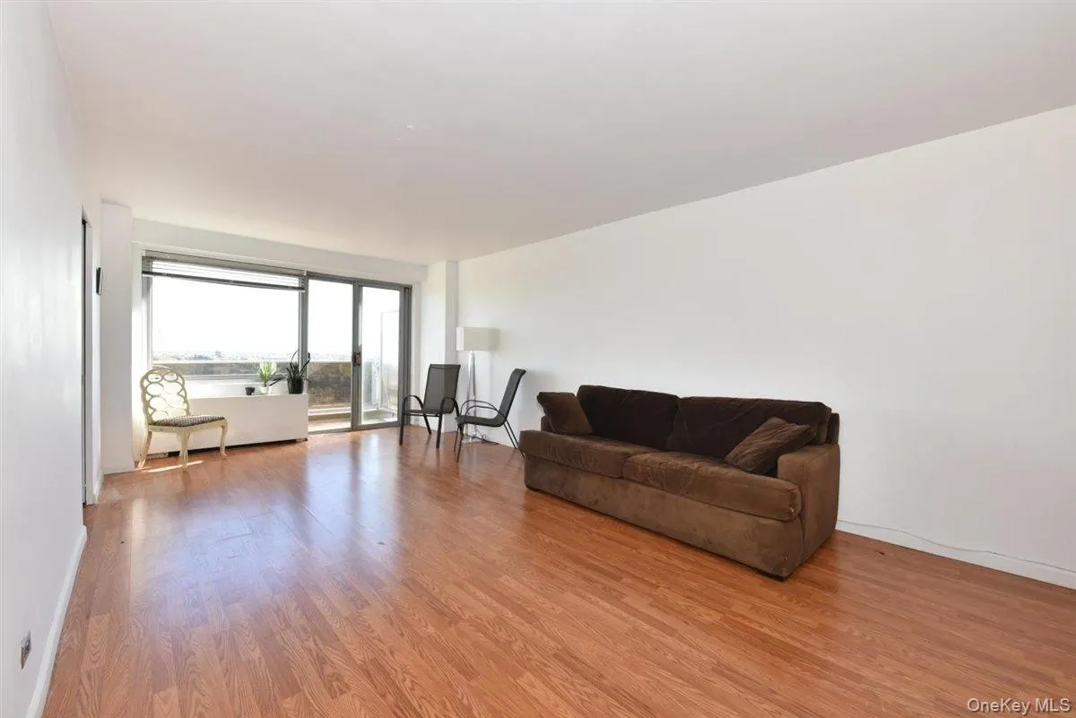 175-20 Wexford Terrace, New York, NY, 2 Bedrooms Bedrooms, 3 Rooms Rooms,2 BathroomsBathrooms,Residential,For Rent,Wexford,0,1000632 175-20 Wexford Terrace, New York, NY, 2 Bedrooms Bedrooms, 3 Rooms Rooms,2 BathroomsBathrooms,Residential,For Rent,Wexford,0,1000632