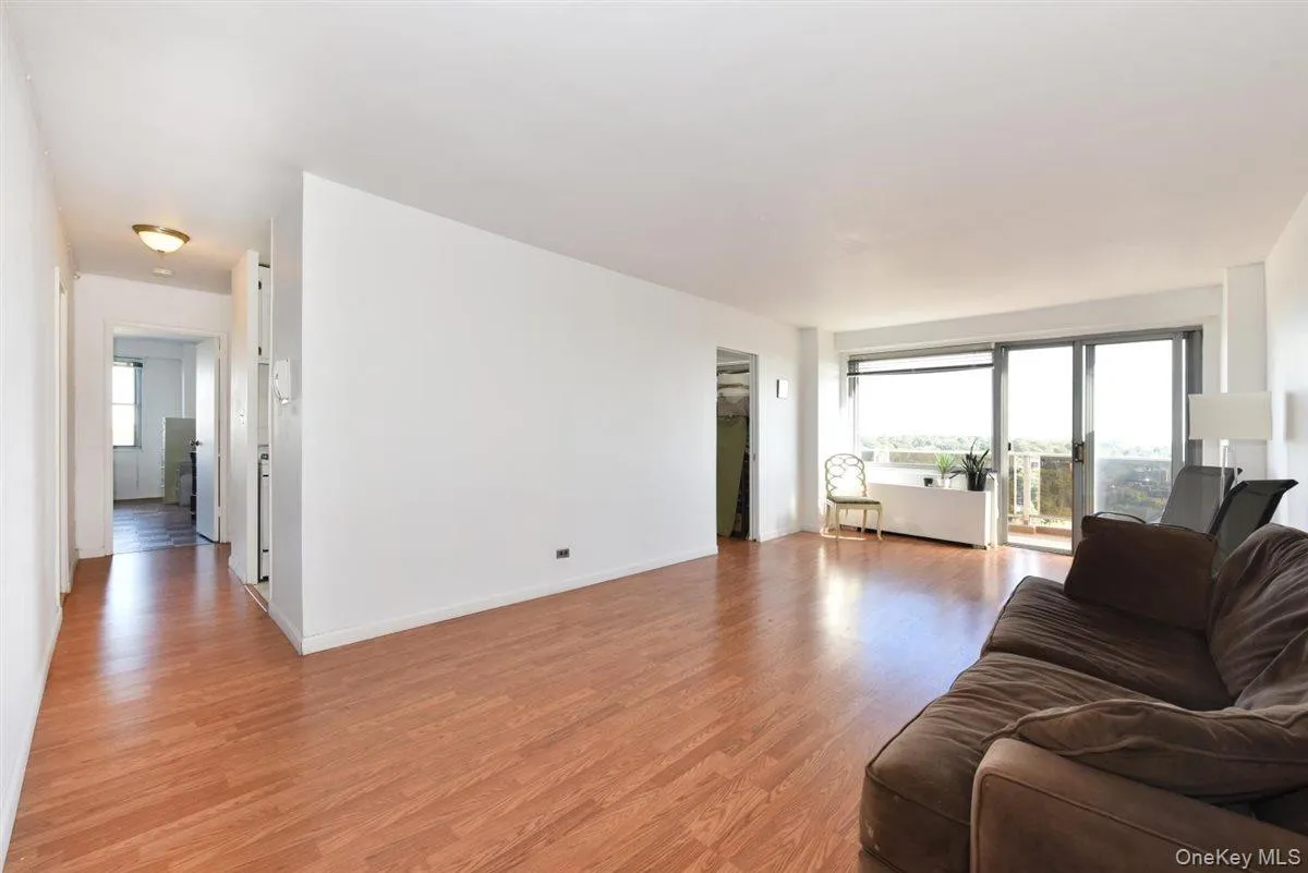175-20 Wexford Terrace, New York, NY, 2 Bedrooms Bedrooms, 3 Rooms Rooms,2 BathroomsBathrooms,Residential,For Rent,Wexford,0,1000632 175-20 Wexford Terrace, New York, NY, 2 Bedrooms Bedrooms, 3 Rooms Rooms,2 BathroomsBathrooms,Residential,For Rent,Wexford,0,1000632
