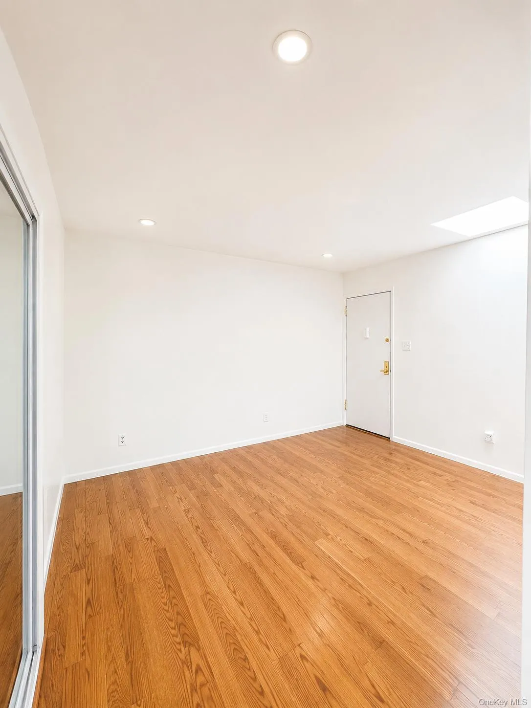 46-12 161st Street, New York, NY, 2 Bedrooms Bedrooms, 4 Rooms Rooms,1 BathroomBathrooms,Residential Sale,For Rent,161st,0,1000635 46-12 161st Street, New York, NY, 2 Bedrooms Bedrooms, 4 Rooms Rooms,1 BathroomBathrooms,Residential Sale,For Rent,161st,0,1000635