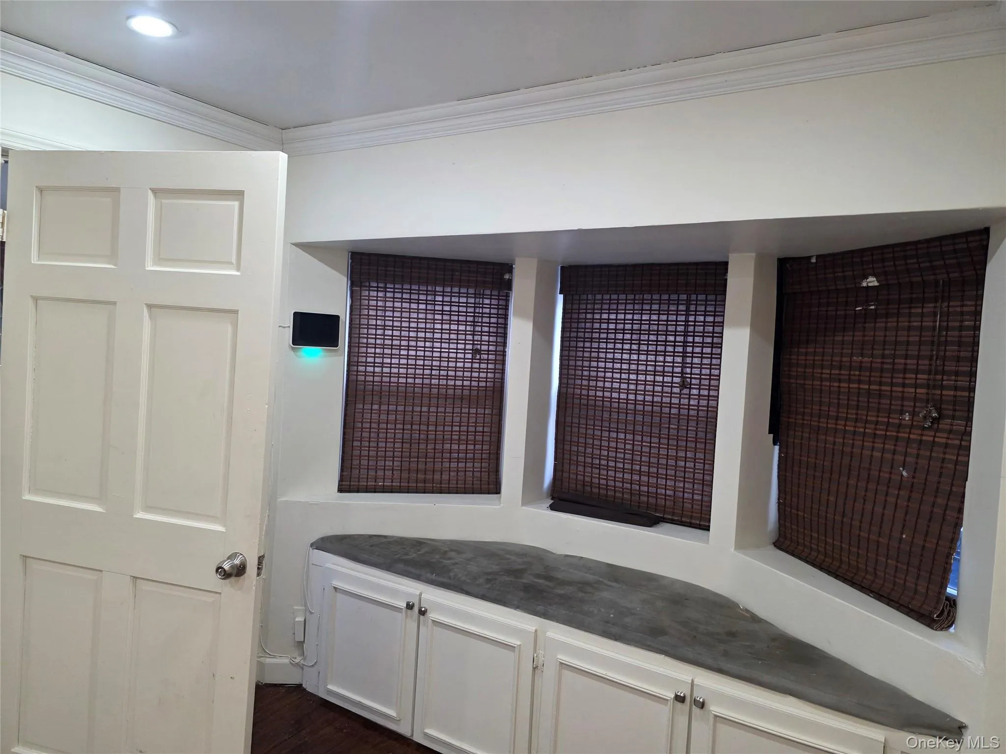 301 Wyona, New York, NY, 2 Bedrooms Bedrooms, 5 Rooms Rooms,1 BathroomBathrooms,Residential Lease,For Rent,Wyona,0,1000641 301 Wyona, New York, NY, 2 Bedrooms Bedrooms, 5 Rooms Rooms,1 BathroomBathrooms,Residential Lease,For Rent,Wyona,0,1000641