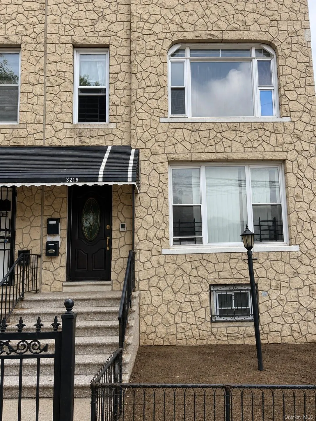 3216 Seymour Avenue, New York, NY, 7 Bedrooms Bedrooms, 11 Rooms Rooms,4 BathroomsBathrooms,Residential Lease,For Rent,Seymour,0,1000642 3216 Seymour Avenue, New York, NY, 7 Bedrooms Bedrooms, 11 Rooms Rooms,4 BathroomsBathrooms,Residential Lease,For Rent,Seymour,0,1000642