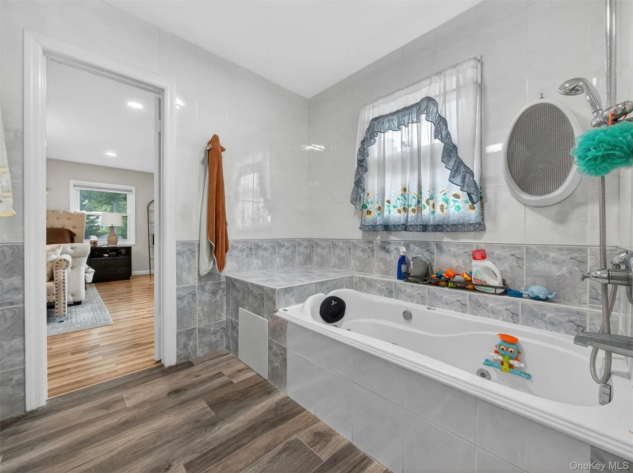 17 Grand Street, Clarkstown, NY, 4 Bedrooms Bedrooms, 8 Rooms Rooms,2 BathroomsBathrooms,Residential,For Rent,Grand,0,1000653 17 Grand Street, Clarkstown, NY, 4 Bedrooms Bedrooms, 8 Rooms Rooms,2 BathroomsBathrooms,Residential,For Rent,Grand,0,1000653