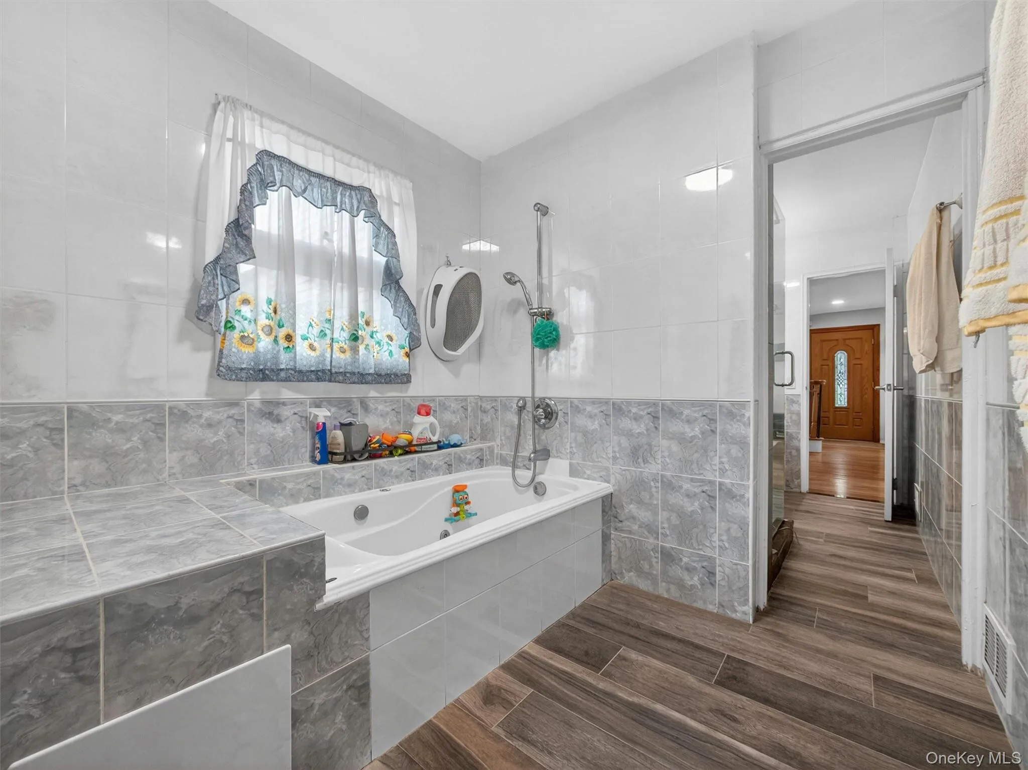 17 Grand Street, Clarkstown, NY, 4 Bedrooms Bedrooms, 8 Rooms Rooms,2 BathroomsBathrooms,Residential,For Rent,Grand,0,1000653 17 Grand Street, Clarkstown, NY, 4 Bedrooms Bedrooms, 8 Rooms Rooms,2 BathroomsBathrooms,Residential,For Rent,Grand,0,1000653