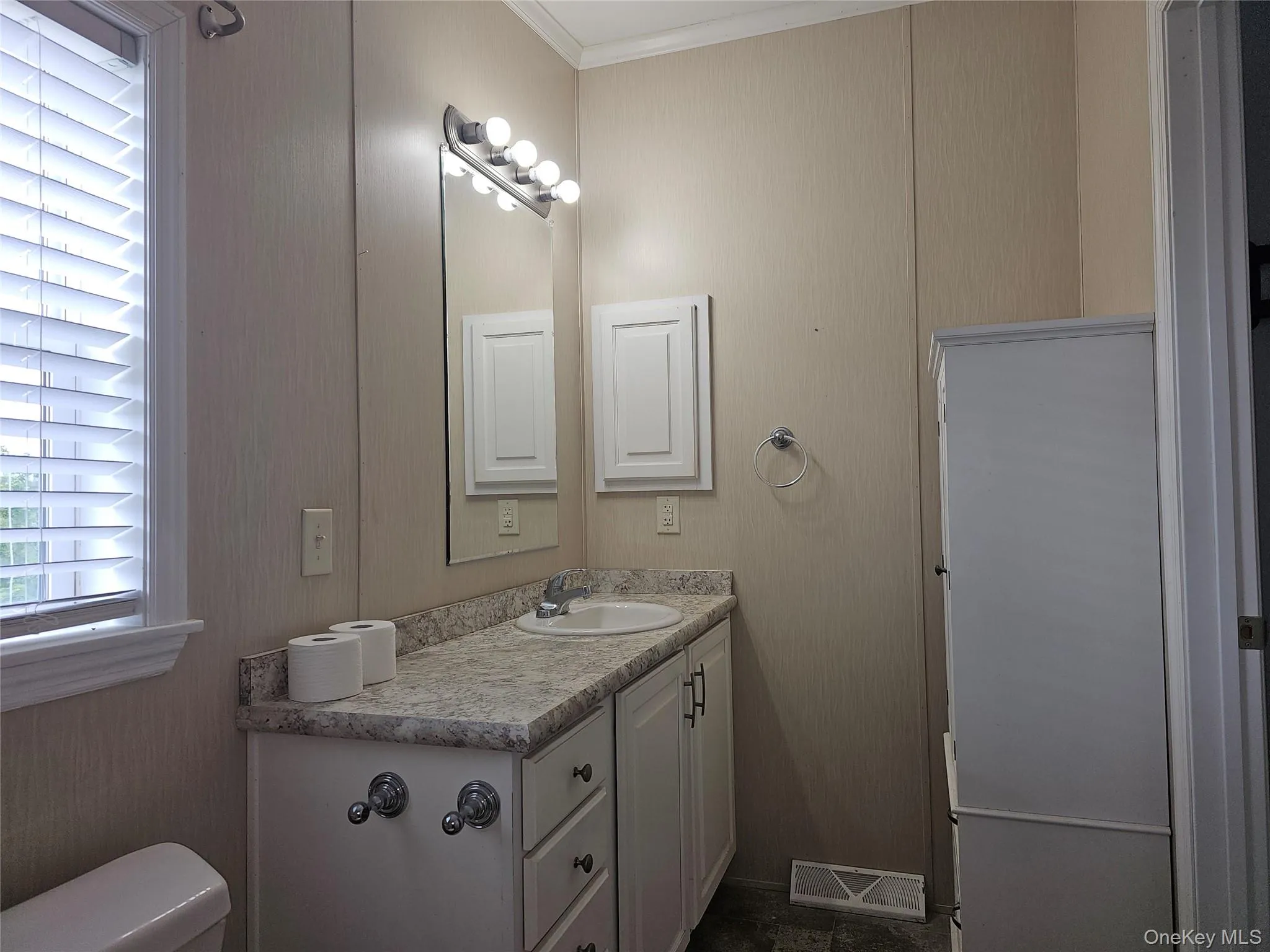 32 Hidden Valley Drive, Middletown, NY, 2 Bedrooms Bedrooms, 5 Rooms Rooms,2 BathroomsBathrooms,Residential,For Rent,Hidden Valley,0,KEY1000657 32 Hidden Valley Drive, Middletown, NY, 2 Bedrooms Bedrooms, 5 Rooms Rooms,2 BathroomsBathrooms,Residential,For Rent,Hidden Valley,0,KEY1000657