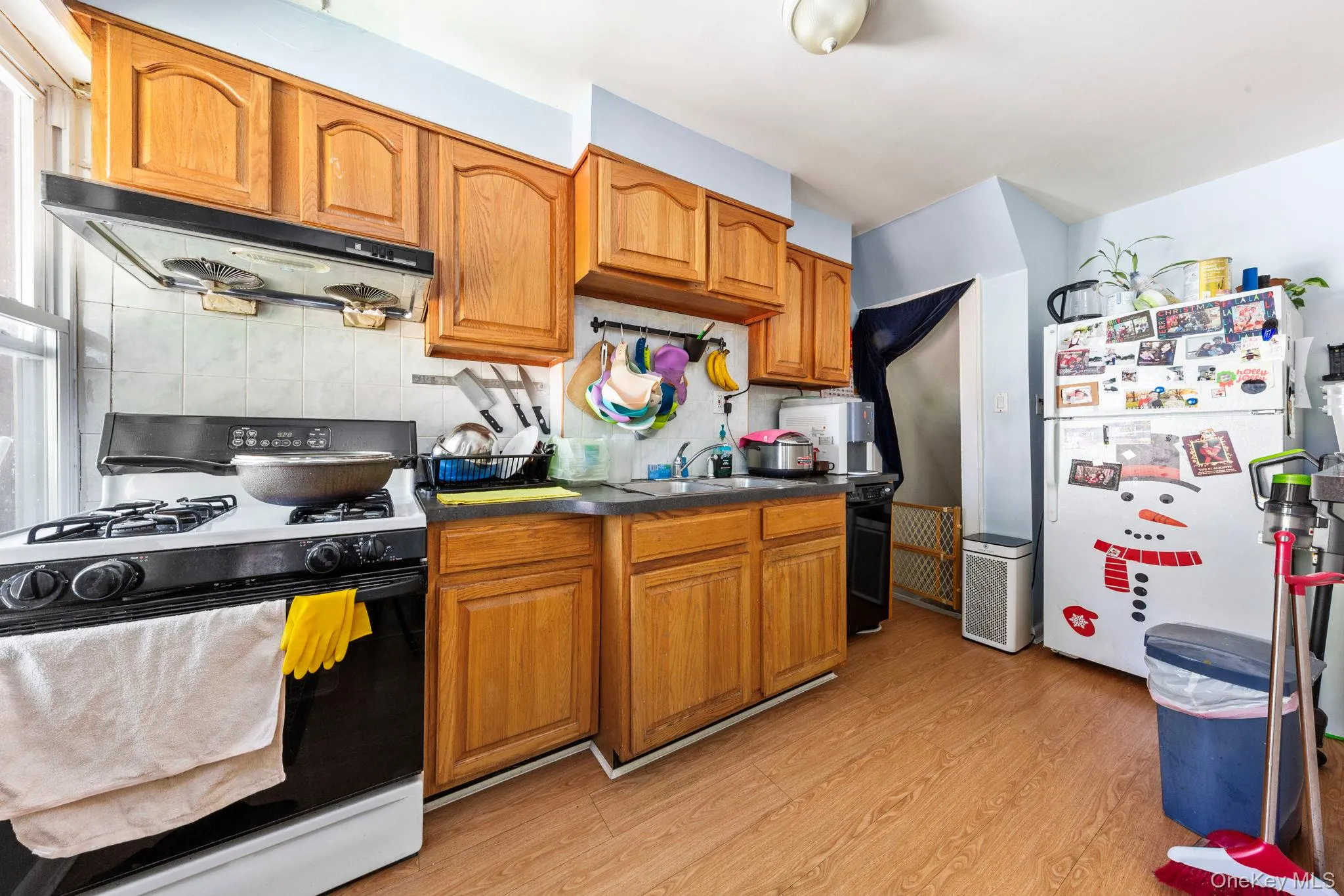 67139 Burns Street, New York, NY, 3 Bedrooms Bedrooms, 6 Rooms Rooms,2 BathroomsBathrooms,Residential Sale,For Rent,Burns,0,1000666 67139 Burns Street, New York, NY, 3 Bedrooms Bedrooms, 6 Rooms Rooms,2 BathroomsBathrooms,Residential Sale,For Rent,Burns,0,1000666
