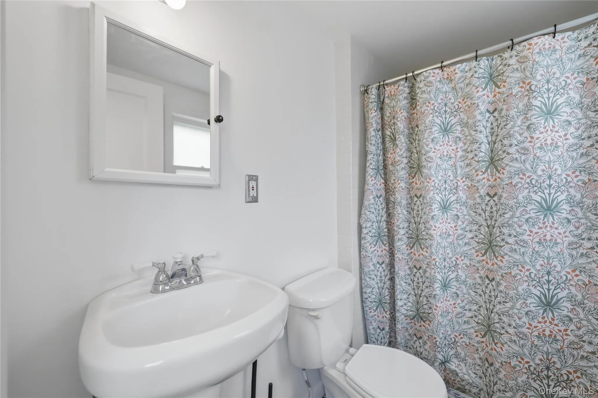 186 Main Street, Cornwall, NY, 2 Bedrooms Bedrooms, 7 Rooms Rooms,2 BathroomsBathrooms,Residential,For Rent,Main,0,1000669 186 Main Street, Cornwall, NY, 2 Bedrooms Bedrooms, 7 Rooms Rooms,2 BathroomsBathrooms,Residential,For Rent,Main,0,1000669