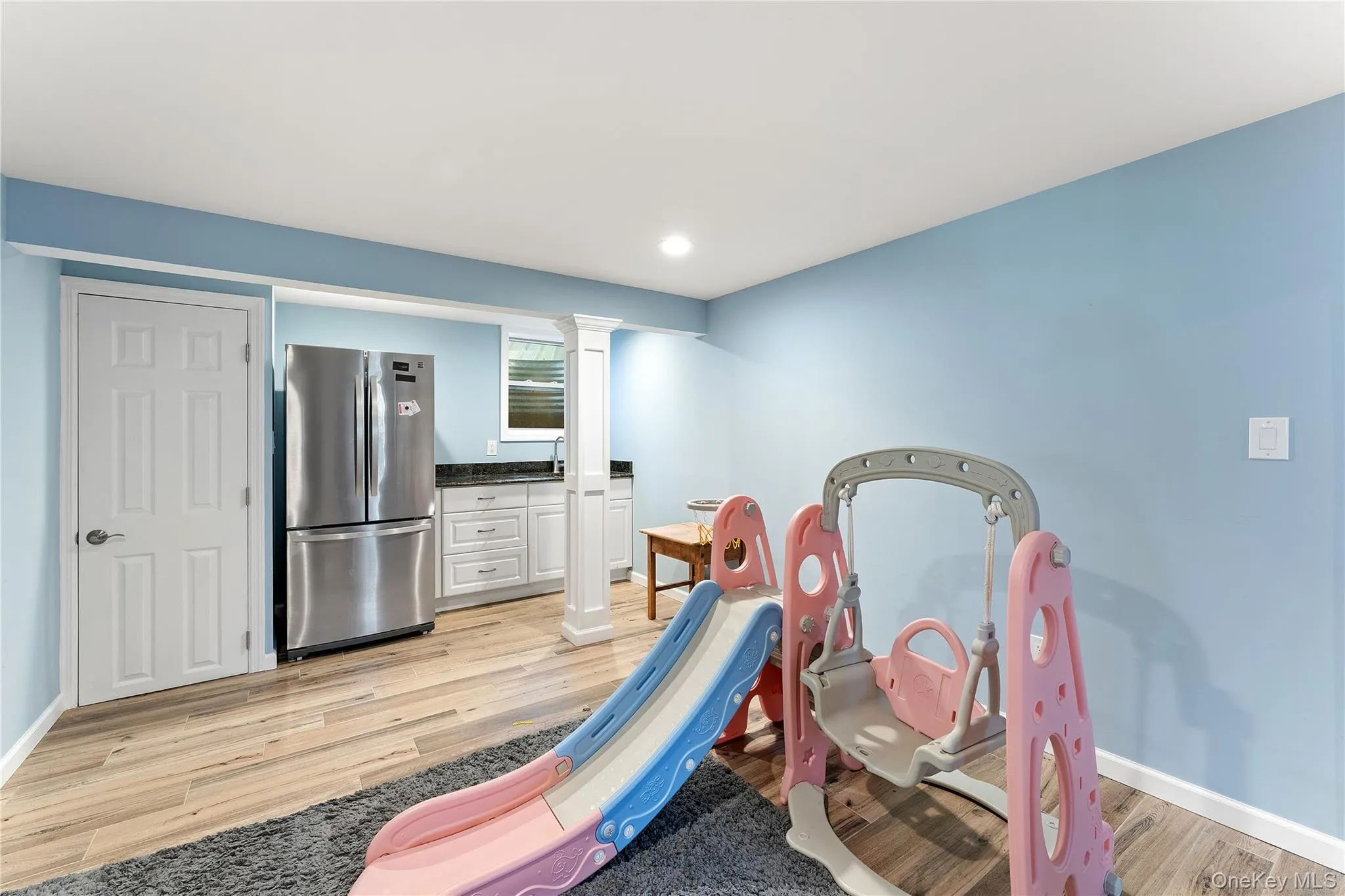 Lower level wet bar Lower level wet bar