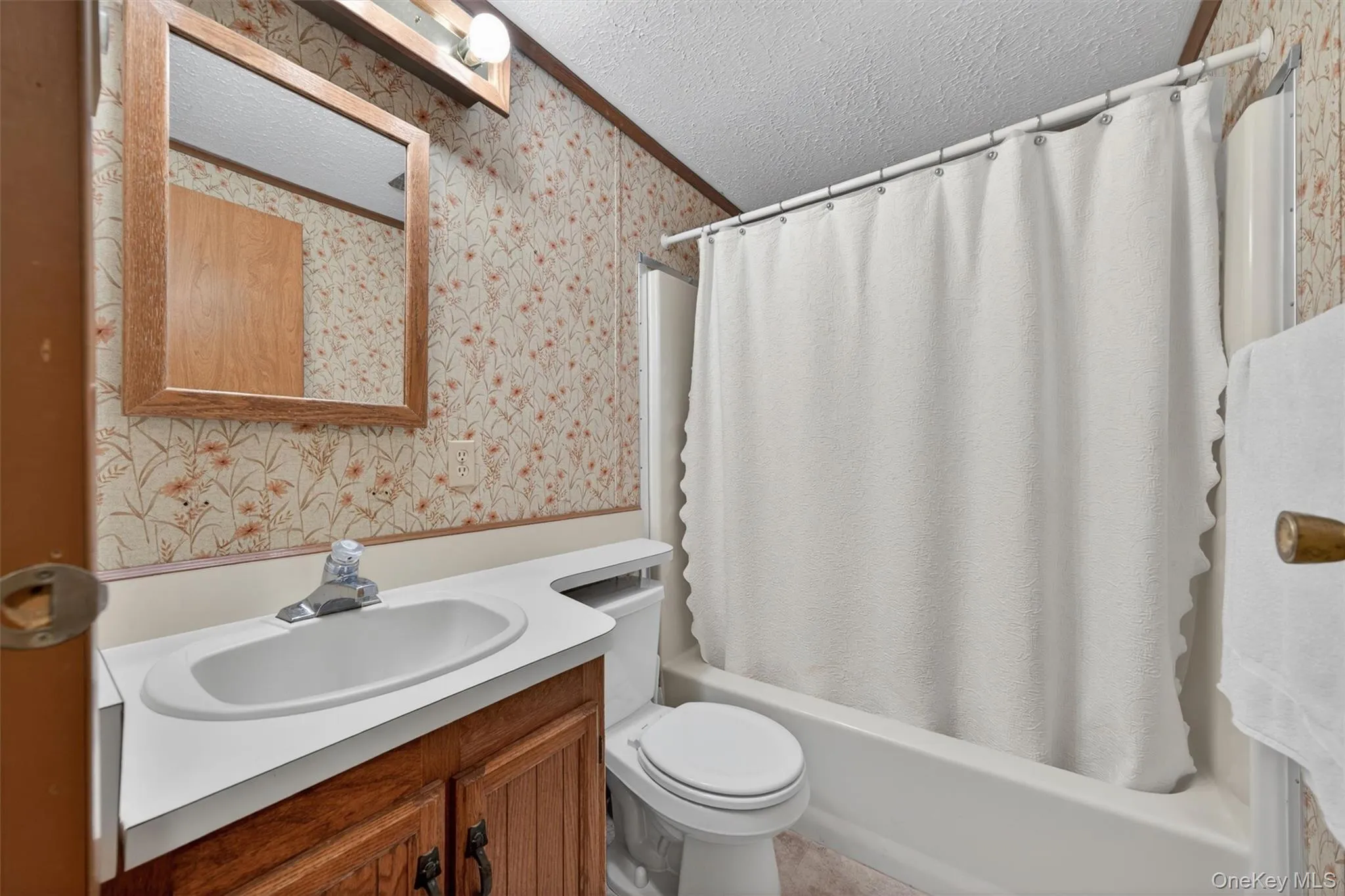 4 Ivanhoe Court, Thompson, NY, 2 Bedrooms Bedrooms, 6 Rooms Rooms,2 BathroomsBathrooms,Residential,For Rent,Ivanhoe,0,1000676 4 Ivanhoe Court, Thompson, NY, 2 Bedrooms Bedrooms, 6 Rooms Rooms,2 BathroomsBathrooms,Residential,For Rent,Ivanhoe,0,1000676