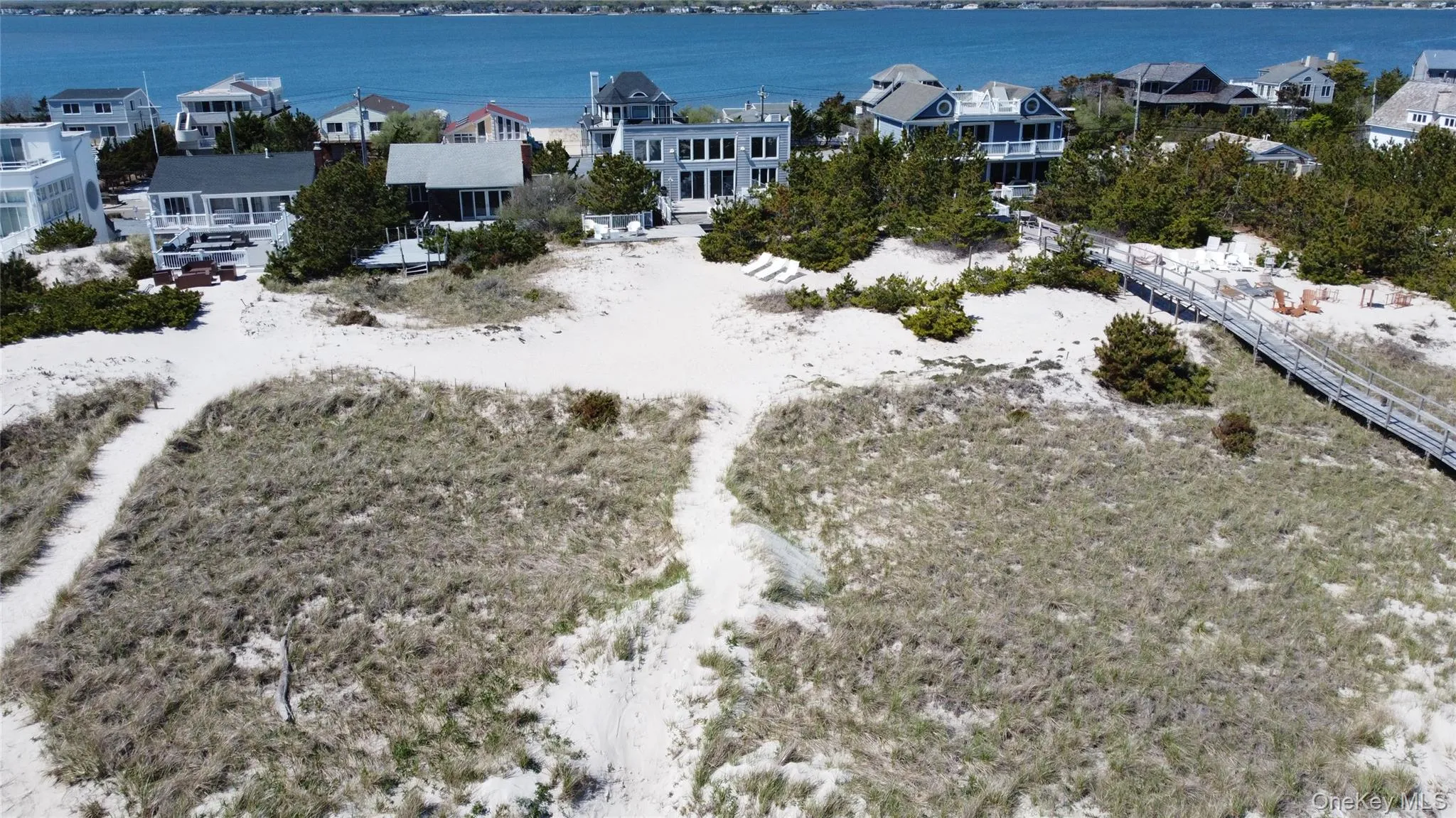 627 Dune Road, Southampton, NY, 5 Bedrooms Bedrooms, 9 Rooms Rooms,3 BathroomsBathrooms,Residential,For Rent,Dune,0,1000678 627 Dune Road, Southampton, NY, 5 Bedrooms Bedrooms, 9 Rooms Rooms,3 BathroomsBathrooms,Residential,For Rent,Dune,0,1000678