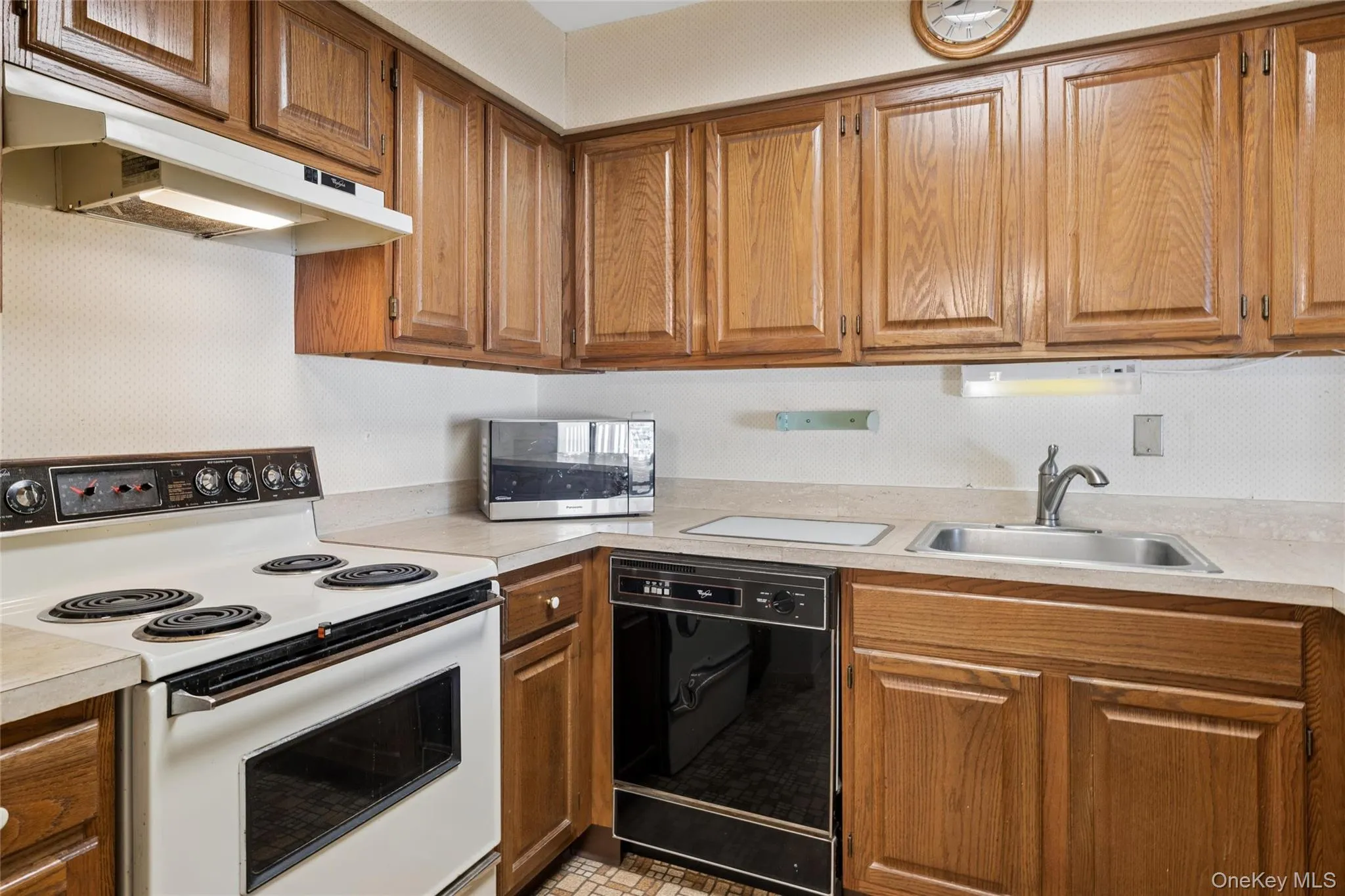 156 Cambridge Drive, Babylon, NY, 2 Bedrooms Bedrooms, 5 Rooms Rooms,1 BathroomBathrooms,Residential,For Rent,Cambridge,0,1000679 156 Cambridge Drive, Babylon, NY, 2 Bedrooms Bedrooms, 5 Rooms Rooms,1 BathroomBathrooms,Residential,For Rent,Cambridge,0,1000679
