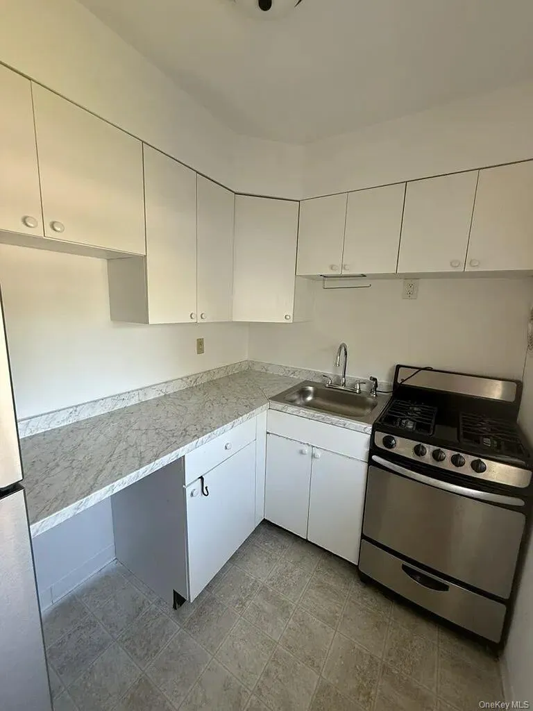 18 Henry Street, Orangetown, NY, 1 Bedroom Bedrooms, 4 Rooms Rooms,1 BathroomBathrooms,Residential Lease,For Rent,Henry,0,1000680 18 Henry Street, Orangetown, NY, 1 Bedroom Bedrooms, 4 Rooms Rooms,1 BathroomBathrooms,Residential Lease,For Rent,Henry,0,1000680