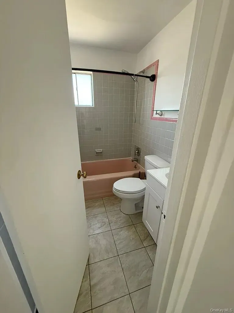 18 Henry Street, Orangetown, NY, 1 Bedroom Bedrooms, 4 Rooms Rooms,1 BathroomBathrooms,Residential Lease,For Rent,Henry,0,1000680 18 Henry Street, Orangetown, NY, 1 Bedroom Bedrooms, 4 Rooms Rooms,1 BathroomBathrooms,Residential Lease,For Rent,Henry,0,1000680