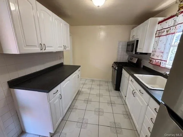225-36 113th Avenue, New York, NY, 5 Bedrooms Bedrooms, 8 Rooms Rooms,2 BathroomsBathrooms,Residential Sale,For Rent,113th,0,1000681 225-36 113th Avenue, New York, NY, 5 Bedrooms Bedrooms, 8 Rooms Rooms,2 BathroomsBathrooms,Residential Sale,For Rent,113th,0,1000681