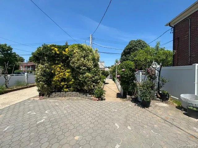 225-36 113th Avenue, New York, NY, 5 Bedrooms Bedrooms, 8 Rooms Rooms,2 BathroomsBathrooms,Residential Sale,For Rent,113th,0,1000681 225-36 113th Avenue, New York, NY, 5 Bedrooms Bedrooms, 8 Rooms Rooms,2 BathroomsBathrooms,Residential Sale,For Rent,113th,0,1000681