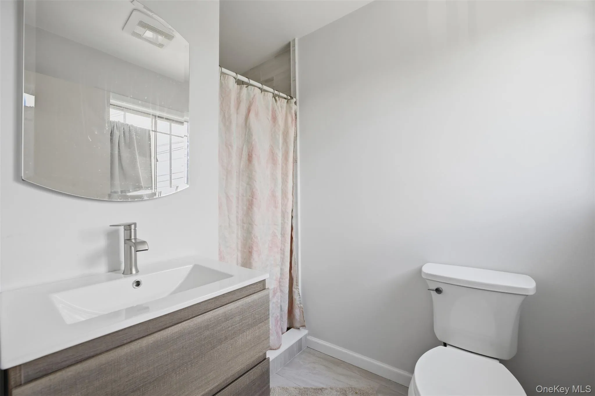 Full Modern Bath in Primary Bedroom Full Modern Bath in Primary Bedroom