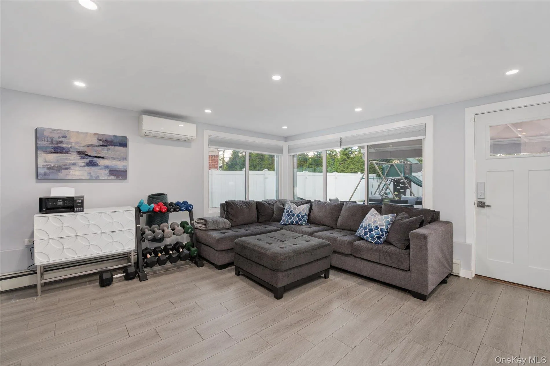 10 Jeremy Avenue, Oyster Bay, NY, 3 Bedrooms Bedrooms, 7 Rooms Rooms,3 BathroomsBathrooms,Residential,For Rent,Jeremy,0,1000690 10 Jeremy Avenue, Oyster Bay, NY, 3 Bedrooms Bedrooms, 7 Rooms Rooms,3 BathroomsBathrooms,Residential,For Rent,Jeremy,0,1000690