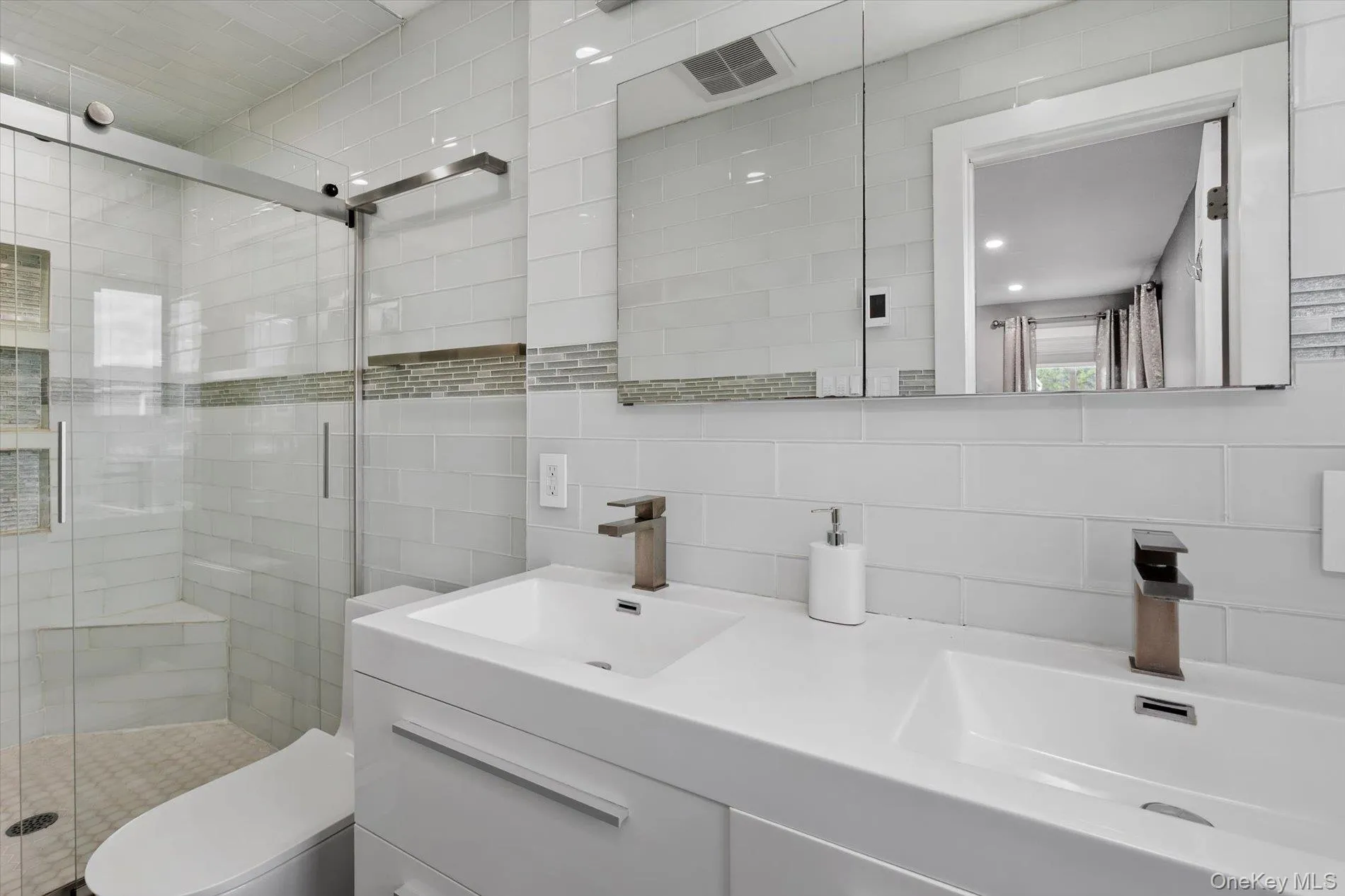 10 Jeremy Avenue, Oyster Bay, NY, 3 Bedrooms Bedrooms, 7 Rooms Rooms,3 BathroomsBathrooms,Residential,For Rent,Jeremy,0,1000690 10 Jeremy Avenue, Oyster Bay, NY, 3 Bedrooms Bedrooms, 7 Rooms Rooms,3 BathroomsBathrooms,Residential,For Rent,Jeremy,0,1000690