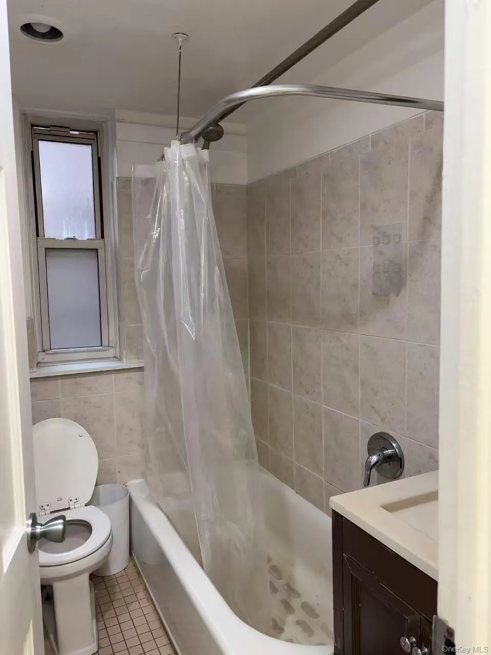14124 78th RD, New York, NY, 3 Bedrooms Bedrooms, 6 Rooms Rooms,1 BathroomBathrooms,Residential,For Rent,78th RD,0,1000696 14124 78th RD, New York, NY, 3 Bedrooms Bedrooms, 6 Rooms Rooms,1 BathroomBathrooms,Residential,For Rent,78th RD,0,1000696