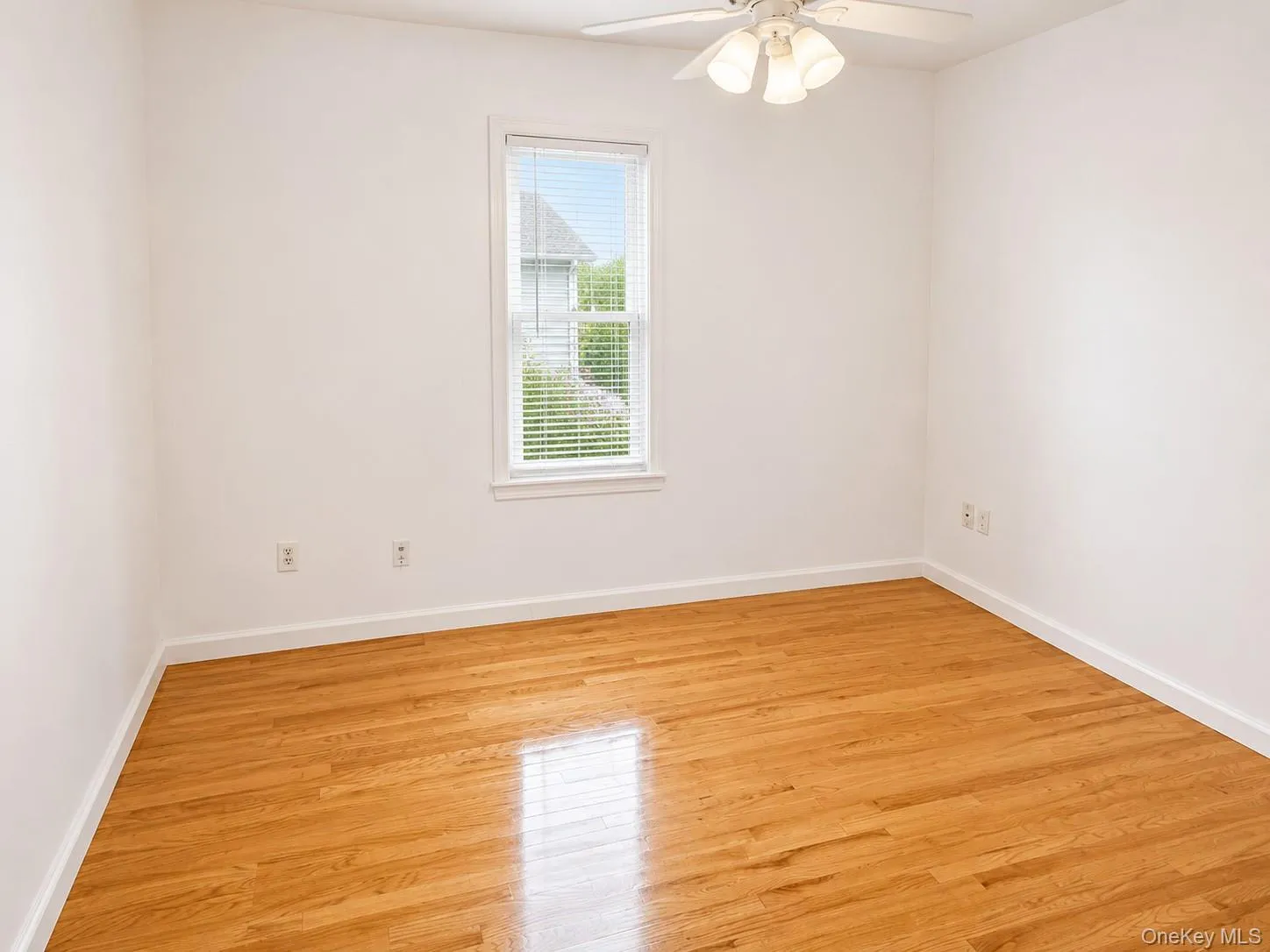 Bedroom 3 on first floor. Can also be home office/guest room/etc Bedroom 3 on first floor. Can also be home office/guest room/etc