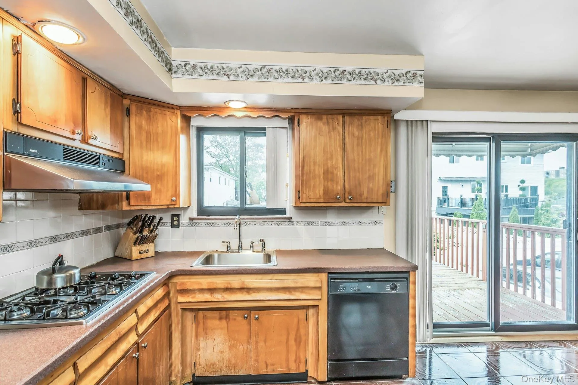10825 Avenue N, New York, NY, 3 Bedrooms Bedrooms, 6 Rooms Rooms,1 BathroomBathrooms,Residential,For Rent,Avenue N,0,1000706 10825 Avenue N, New York, NY, 3 Bedrooms Bedrooms, 6 Rooms Rooms,1 BathroomBathrooms,Residential,For Rent,Avenue N,0,1000706